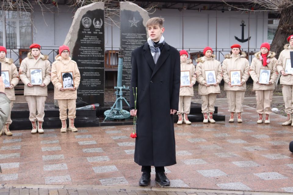 Наталия Жулинская: Почтили память погибших в Афганистане стахановчан Наталия Жулинская: Почтили память погибших в Афганистане стахановчан