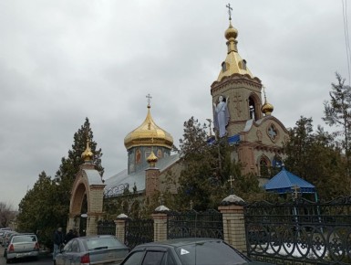 Луганский Николо-Преображенский собор отметил двойной праздник: Сретение Господне и 75-летие освящения