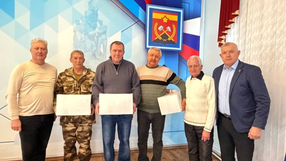 Сергей Козенко: Отмечая 37-ю годовщину вывода советских войск из Афганистана, совместно с Виктором Черкесовым, начальником отдела по жизнеобеспечению пгт Сергей Козенко: Отмечая 37-ю годовщину вывода советских войск из Афганистана, совместно с Виктором Черкесовым, начальником отдела по жизнеобеспечению пгт