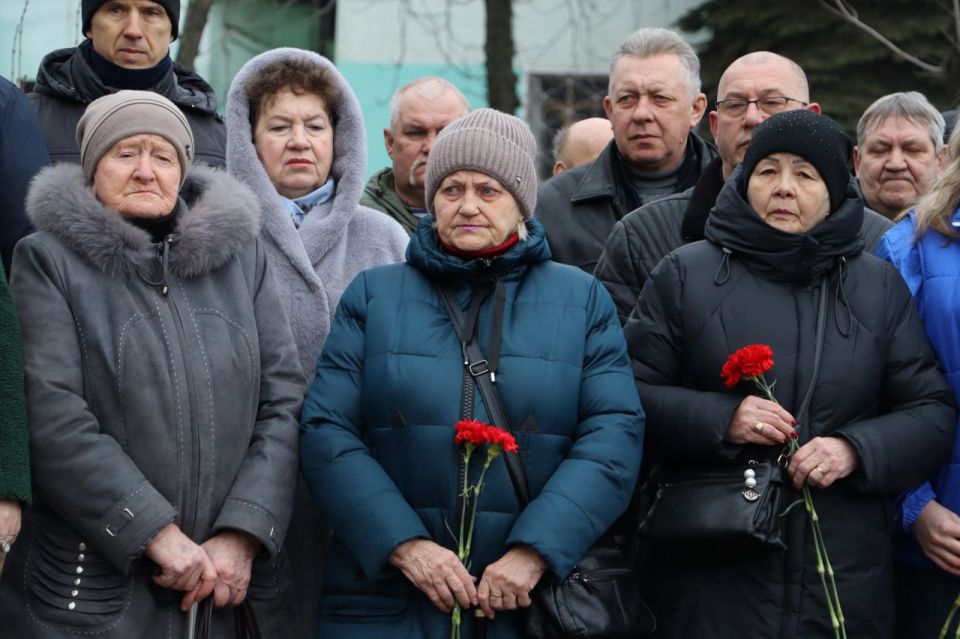 Наталия Жулинская: Почтили память погибших в Афганистане стахановчан Наталия Жулинская: Почтили память погибших в Афганистане стахановчан