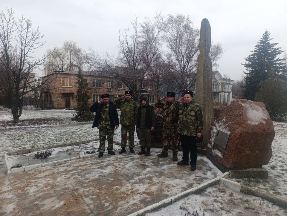 В День памяти воинов-интернационалистов, в Кременском муниципальном округе прошло памятное мероприятия, призванное отдать дань уважения подвигу и мужеству тех, кто с честью выполнил свой воинский долг за пределами Отечества В День памяти воинов-интернационалистов, в Кременском муниципальном округе прошло памятное мероприятия, призванное отдать дань уважения подвигу и мужеству тех, кто с честью выполнил свой воинский долг за пределами Отечества