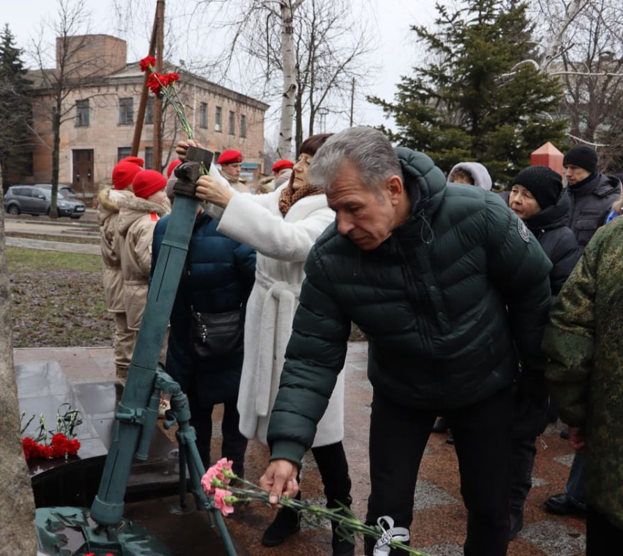В Стаханове вспомнили земляков, не вернувшихся с афганской войны В Стаханове вспомнили земляков, не вернувшихся с афганской войны