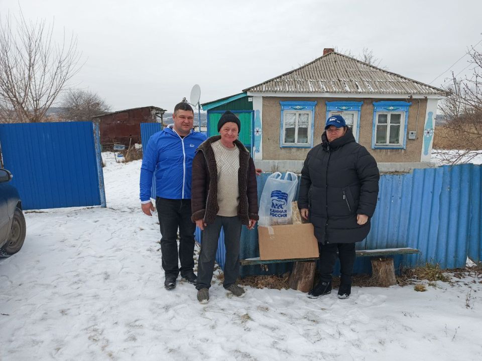 Активисты ВПП "ЕДИНАЯ РОССИЯ" совместно с представителями Администрации Новопсковского муниципального округа Луганской Народной Республики и военнослужащими оказали адресную помощь военнослужащим Советской армии, исполнявших... Активисты ВПП "ЕДИНАЯ РОССИЯ" совместно с представителями Администрации Новопсковского муниципального округа Луганской Народной Республики и военнослужащими оказали адресную помощь военнослужащим Советской армии, исполнявших...