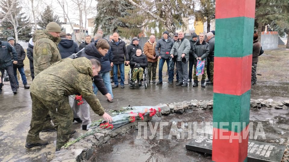 В день вывода советских войск их Афганистана в Сватово возле памятного знака, возведенного в честь воинов, выполнявших интернациональный долг, состоялся митинг В день вывода советских войск их Афганистана в Сватово возле памятного знака, возведенного в честь воинов, выполнявших интернациональный долг, состоялся митинг