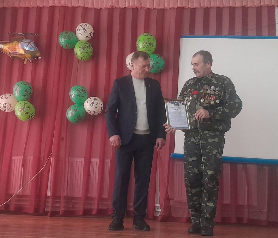 Память, которая объединяет: в Меловском районе почтили героев Афганской войны Память, которая объединяет: в Меловском районе почтили героев Афганской войны