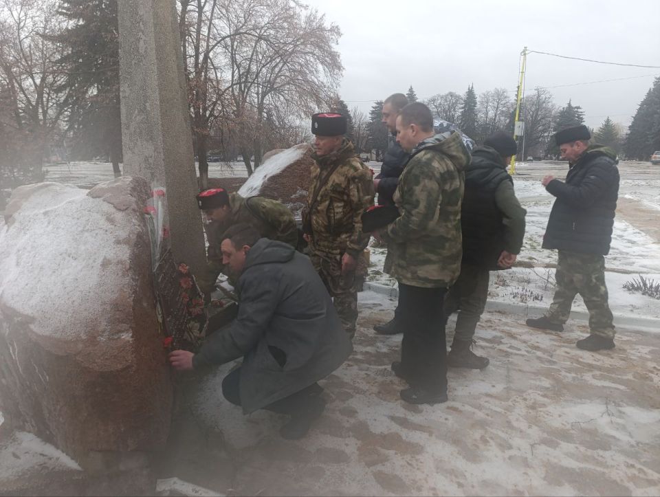 В День памяти воинов-интернационалистов, в Кременском муниципальном округе прошло памятное мероприятия, призванное отдать дань уважения подвигу и мужеству тех, кто с честью выполнил свой воинский долг за пределами Отечества В День памяти воинов-интернационалистов, в Кременском муниципальном округе прошло памятное мероприятия, призванное отдать дань уважения подвигу и мужеству тех, кто с честью выполнил свой воинский долг за пределами Отечества