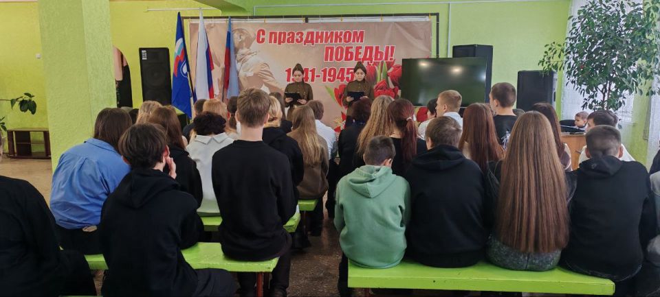 В пгт Новодарьевка прошел патриотический час, ко Дню освобождения Дарьевки от немецко-фашистских захватчиков «Поклонимся великим тем годам!» В пгт Новодарьевка прошел патриотический час, ко Дню освобождения Дарьевки от немецко-фашистских захватчиков «Поклонимся великим тем годам!»