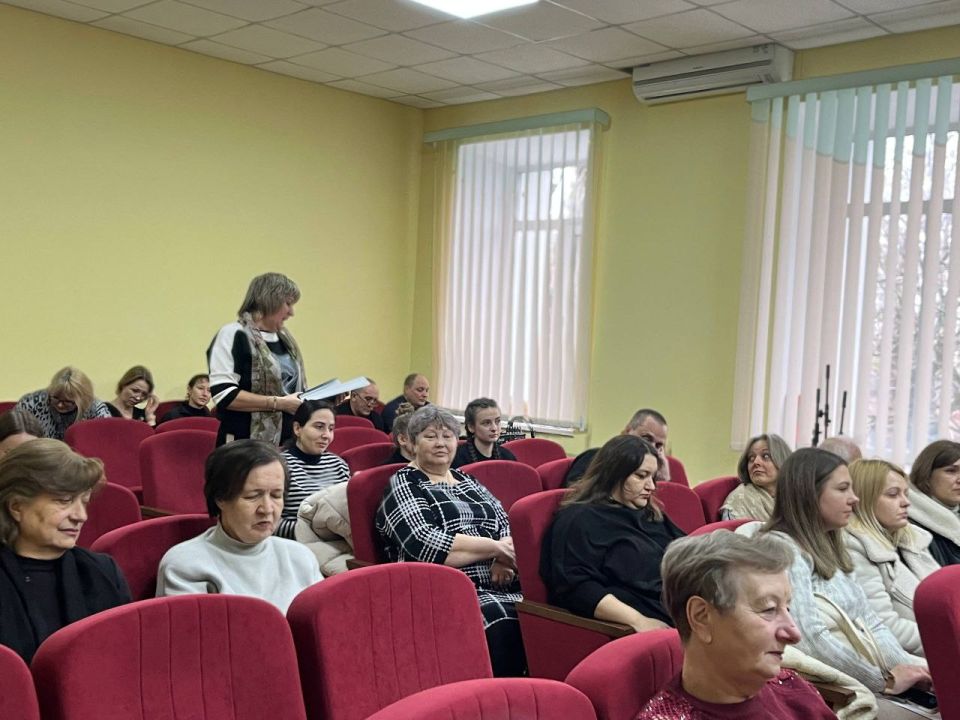 Сегодня, 16 февраля, в Меловом состоялось собрание граждан по обсуждению инициативных проектов: Сегодня, 16 февраля, в Меловом состоялось собрание граждан по обсуждению инициативных проектов: