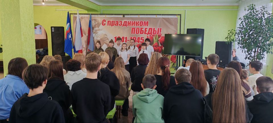 В пгт Новодарьевка прошел патриотический час, ко Дню освобождения Дарьевки от немецко-фашистских захватчиков «Поклонимся великим тем годам!» В пгт Новодарьевка прошел патриотический час, ко Дню освобождения Дарьевки от немецко-фашистских захватчиков «Поклонимся великим тем годам!»