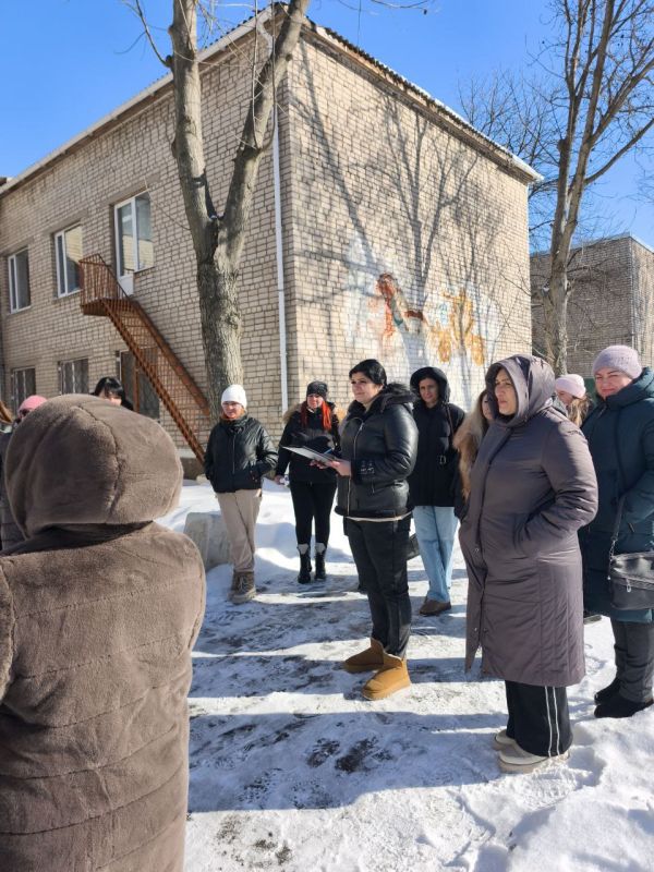16 февраля в 12.00 ч. состоялась итоговая встреча инициативной группы сотрудников Детской школы искусств № 2 г. Ровеньки с родителями учащихся и жителями соседних домов 16 февраля в 12.00 ч. состоялась итоговая встреча инициативной группы сотрудников Детской школы искусств № 2 г. Ровеньки с родителями учащихся и жителями соседних домов