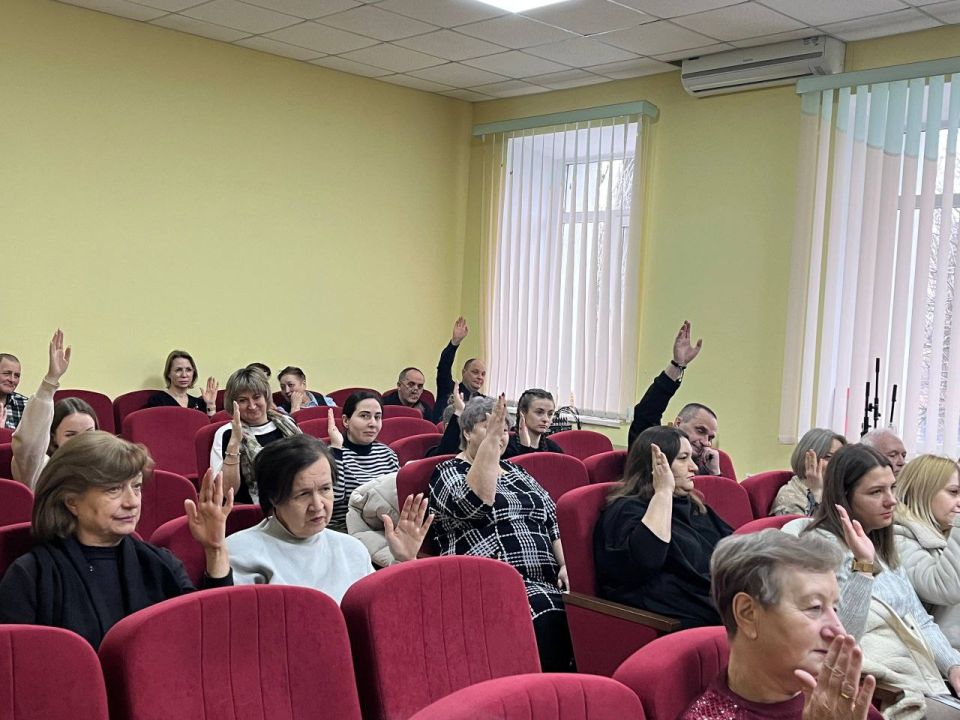 Сегодня, 16 февраля, в Меловом состоялось собрание граждан по обсуждению инициативных проектов: Сегодня, 16 февраля, в Меловом состоялось собрание граждан по обсуждению инициативных проектов: