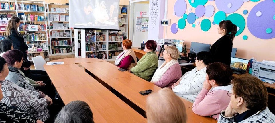 В Центральной библиотеке МБУК «ЦБС Троицкого МО» для слушателей Университета третьего возраста ГБУ ЛНР "Троицкий КЦСОН" прошел час памяти «Афганский ветер: время и память», посвященный 37-й годовщине вывода советских войск... В Центральной библиотеке МБУК «ЦБС Троицкого МО» для слушателей Университета третьего возраста ГБУ ЛНР "Троицкий КЦСОН" прошел час памяти «Афганский ветер: время и память», посвященный 37-й годовщине вывода советских войск...
