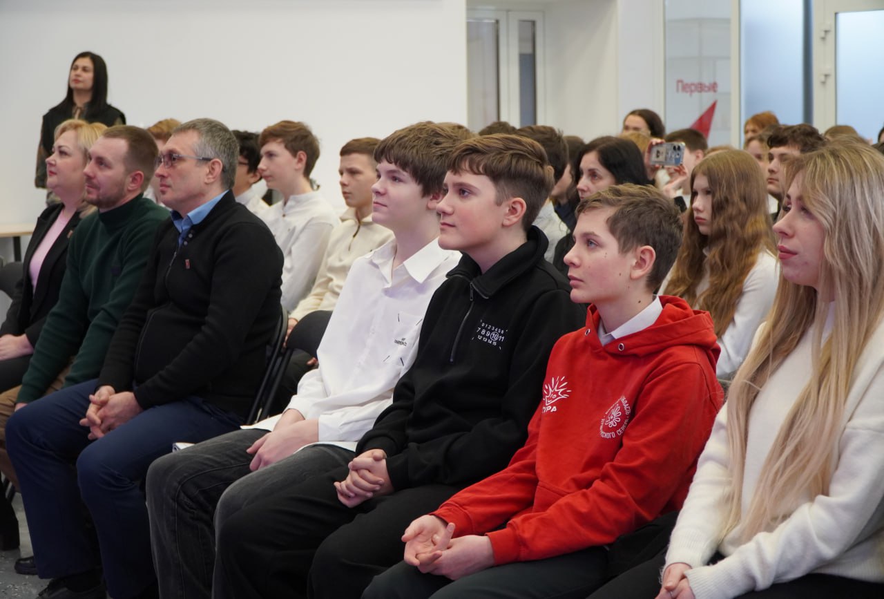 Альберт Апшев: Герои среди нас!. Сегодня те, на кого можно равняться, это не только примеры из истории, но и люди, прошедшие через горнило специальной военной операции Альберт Апшев: Герои среди нас!. Сегодня те, на кого можно равняться, это не только примеры из истории, но и люди, прошедшие через горнило специальной военной операции