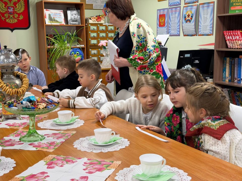 Весна уже на пороге. Природа готовится к пробуждению, а это значит, что самое время отпраздновать Масленицу – праздник, полный веселья и забав Весна уже на пороге. Природа готовится к пробуждению, а это значит, что самое время отпраздновать Масленицу – праздник, полный веселья и забав