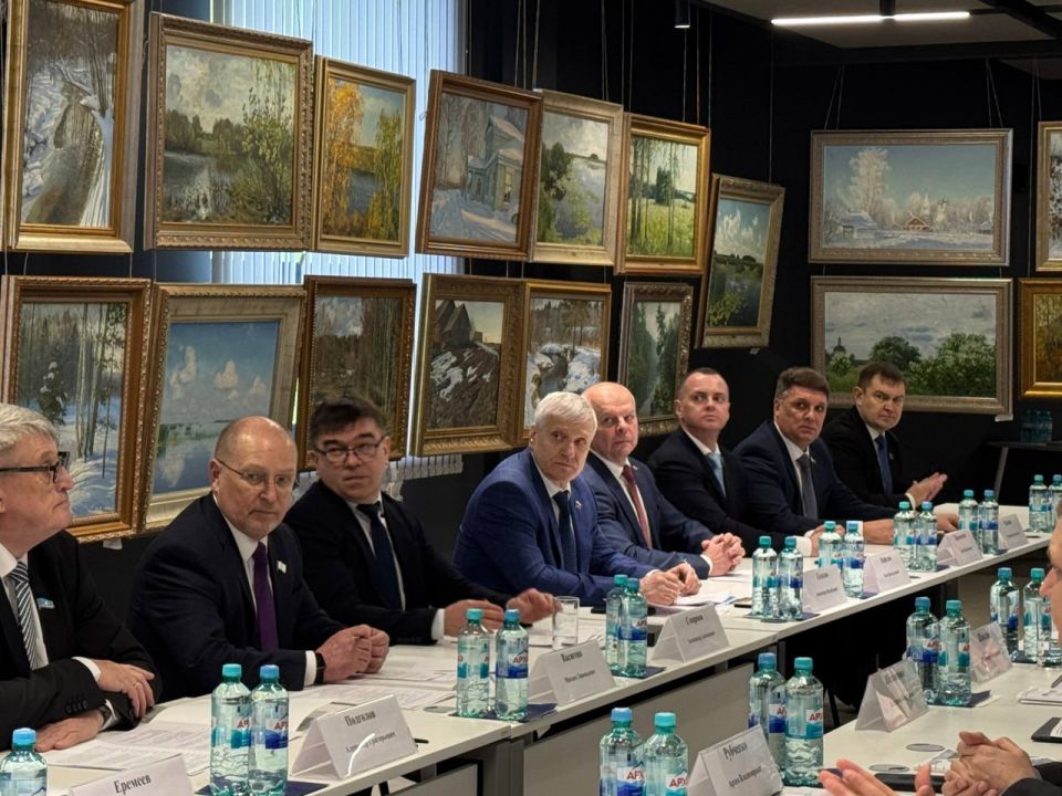 Заместитель Главы администрации Луганска приняла участие в круглом столе о лучших практиках по увековечиванию памяти защитников Отечества Заместитель Главы администрации Луганска приняла участие в круглом столе о лучших практиках по увековечиванию памяти защитников Отечества