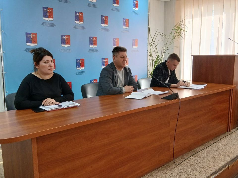 Альберт Зинченко: Сегодня совместно с заместителем Главы Администрации Анной Кулиш провели совместное заседание комиссии по предупреждению и ликвидации чрезвычайных ситуаций и обеспечению пожарной безопасности муниципального...