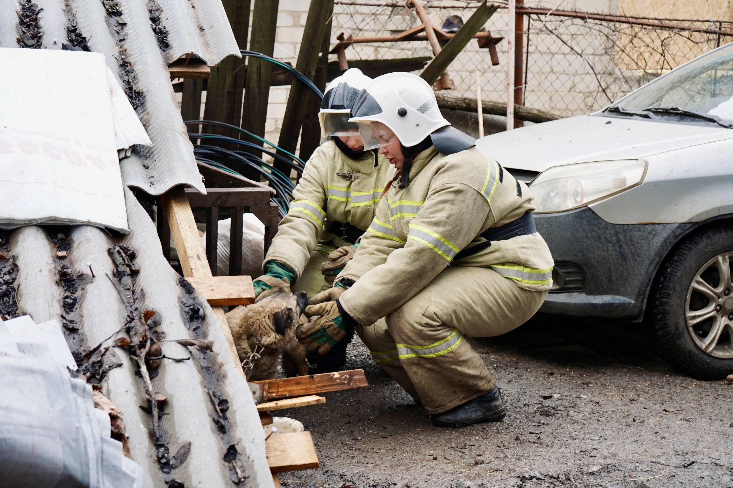 Работы по ликвидации последствий ЧС продолжаются Работы по ликвидации последствий ЧС продолжаются