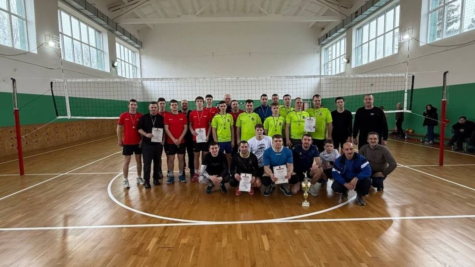 Физкультурное мероприятие по волейболу прошло на базе Лутугинской спортивной школы Физкультурное мероприятие по волейболу прошло на базе Лутугинской спортивной школы