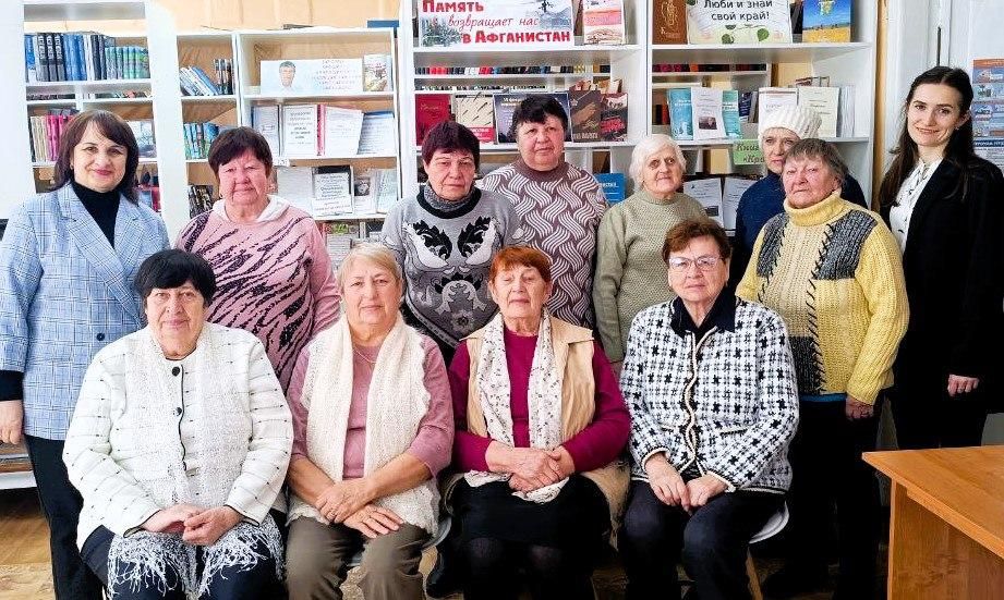 В Центральной библиотеке МБУК «ЦБС Троицкого МО» для слушателей Университета третьего возраста ГБУ ЛНР "Троицкий КЦСОН" прошел час памяти «Афганский ветер: время и память», посвященный 37-й годовщине вывода советских войск... В Центральной библиотеке МБУК «ЦБС Троицкого МО» для слушателей Университета третьего возраста ГБУ ЛНР "Троицкий КЦСОН" прошел час памяти «Афганский ветер: время и память», посвященный 37-й годовщине вывода советских войск...