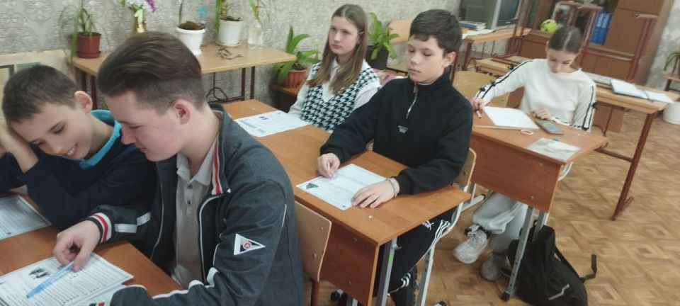 В учебных учреждениях Краснодонщины состоялось внеурочное занятие «Разговоры о важном» В учебных учреждениях Краснодонщины состоялось внеурочное занятие «Разговоры о важном»