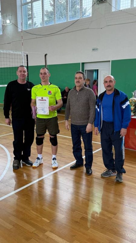 Физкультурное мероприятие по волейболу прошло на базе Лутугинской спортивной школы Физкультурное мероприятие по волейболу прошло на базе Лутугинской спортивной школы