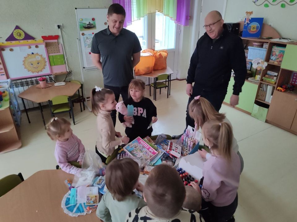 Вячеслав Третьяков: В преддверии Дня Защитника Отечества мой помощник Владимир Запорожец, а также мой Советник, начальник штаба станичного казачьего общества "Станица Кременная" Леонид Волков, приняли участие в замечательной... Вячеслав Третьяков: В преддверии Дня Защитника Отечества мой помощник Владимир Запорожец, а также мой Советник, начальник штаба станичного казачьего общества "Станица Кременная" Леонид Волков, приняли участие в замечательной...