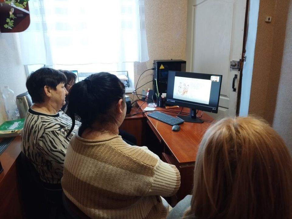 Сегодня работники КДУ продолжили знакомиться с культурной историей Отечества в формате лекций, организованных сотрудниками федеральных музеев и музеев-заповедников России Сегодня работники КДУ продолжили знакомиться с культурной историей Отечества в формате лекций, организованных сотрудниками федеральных музеев и музеев-заповедников России