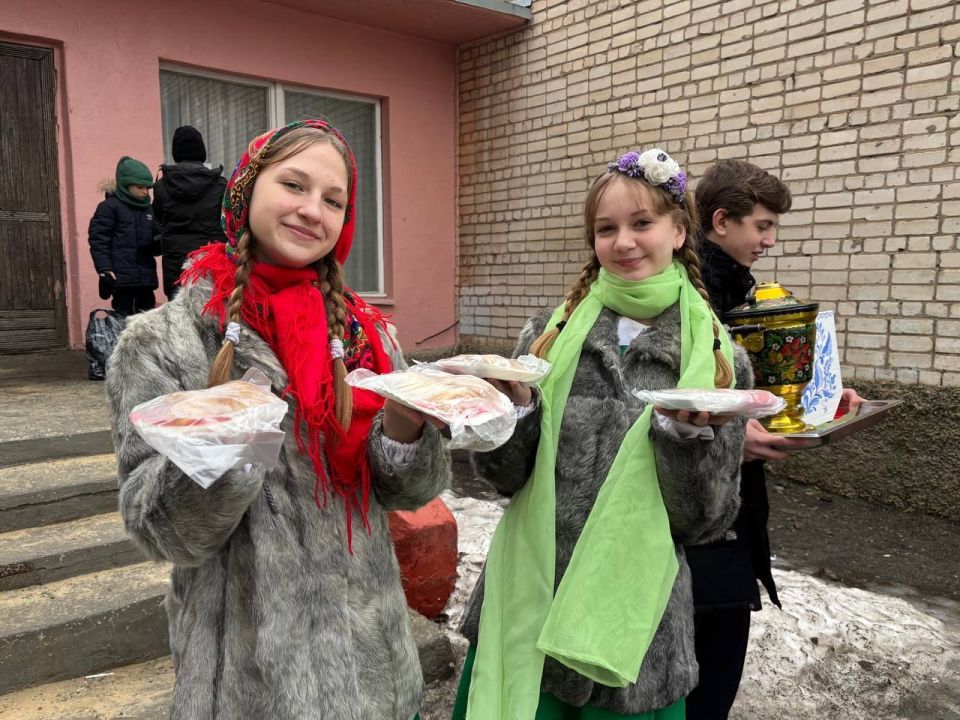 Блины, чай и тепло сердец!