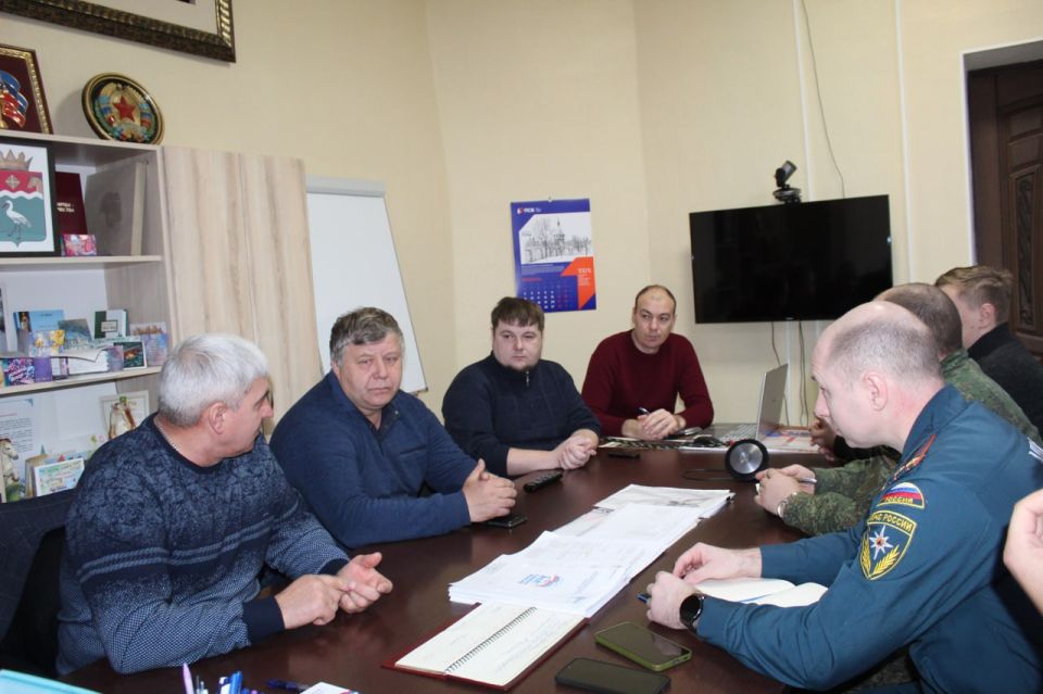 Виталий Коваленко: Провел заседание штаба по половодью на р. Деркул. Заслушал доклады руководителей служб о сложившейся ситуации на территории всего муниципального округа Виталий Коваленко: Провел заседание штаба по половодью на р. Деркул. Заслушал доклады руководителей служб о сложившейся ситуации на территории всего муниципального округа
