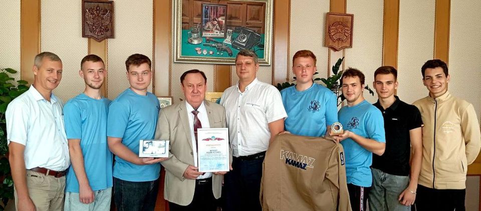 С Днём российских студенческих отрядов!