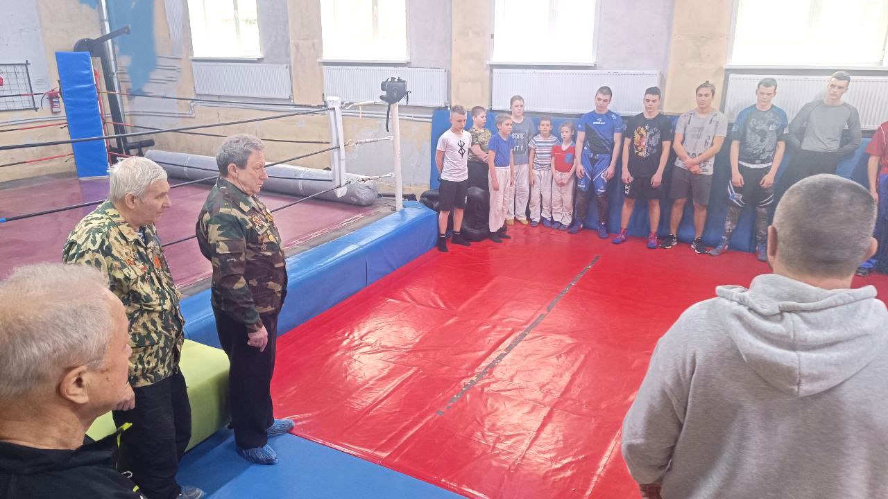 В МБУ ДО «РСШ» прошел мастер-класс по боксу, посвященный 37-й годовщине вывода войск из Афганистана