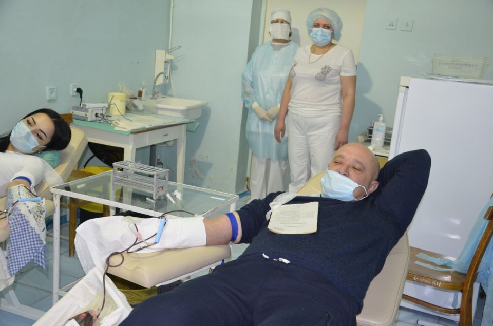 Лутугинские единороссы поддержали акцию «Za наших» Лутугинские единороссы поддержали акцию «Za наших»