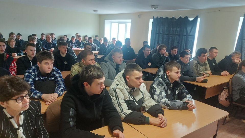 В Северодонецком технологическом институте и колледже СТИ состоялась встреча студентов с представителями военного комиссариата, посвящённая одной из самых востребованных и перспективных служб современности — войскам... В Северодонецком технологическом институте и колледже СТИ состоялась встреча студентов с представителями военного комиссариата, посвящённая одной из самых востребованных и перспективных служб современности — войскам...
