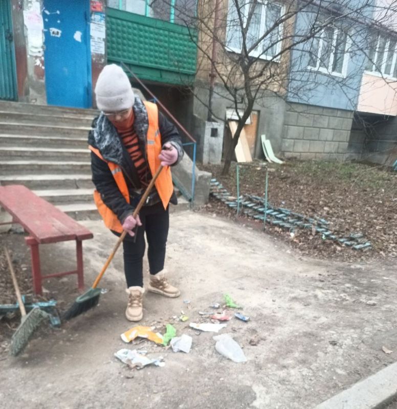 Коммунальными службами проведены работы на территории города Коммунальными службами проведены работы на территории города