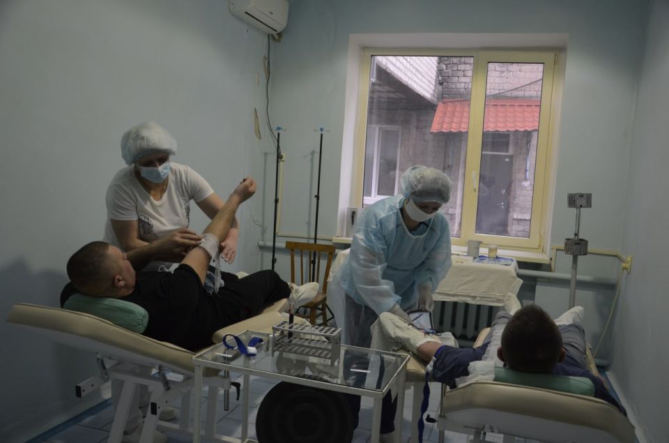 Лутугинские единороссы поддержали акцию «Za наших» Лутугинские единороссы поддержали акцию «Za наших»