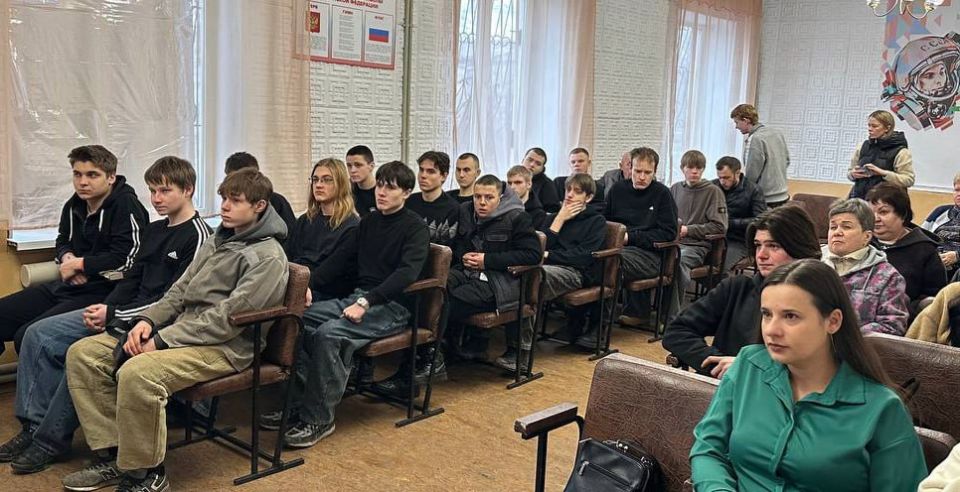 17 февраля отдел молодежи Администрации Перевальского округа совместно с советником директора по воспитанию Перевальского горного колледжа Еленой Печерской провели важное мероприятие, направленное на противодействие... 17 февраля отдел молодежи Администрации Перевальского округа совместно с советником директора по воспитанию Перевальского горного колледжа Еленой Печерской провели важное мероприятие, направленное на противодействие...