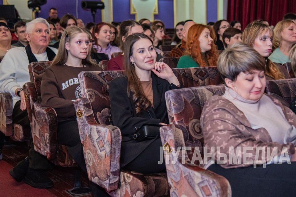 В Луганске прошел концерт культурно-просветительского проекта «Звучащее слово» В Луганске прошел концерт культурно-просветительского проекта «Звучащее слово»
