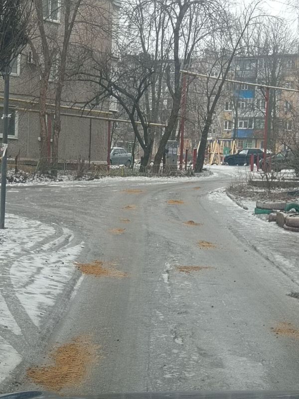 В условиях ухудшения погодных условий и образования наледи, коммунальные службы Свердловского муниципального округа переведены в режим усиленной работы В условиях ухудшения погодных условий и образования наледи, коммунальные службы Свердловского муниципального округа переведены в режим усиленной работы