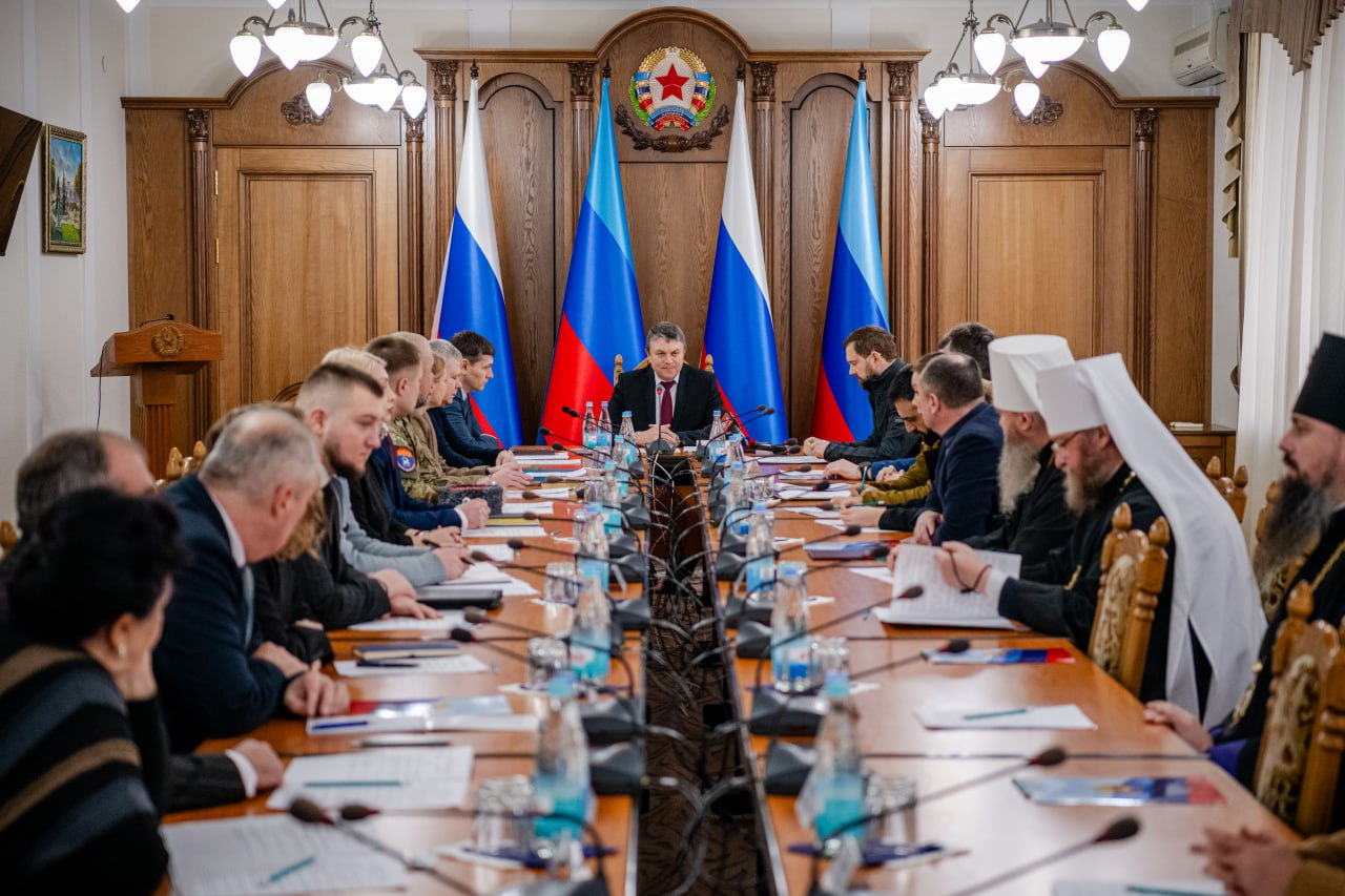 Леонид Пасечник: Провел заседание Совета по межнациональным и государственно-конфессиональным отношениям