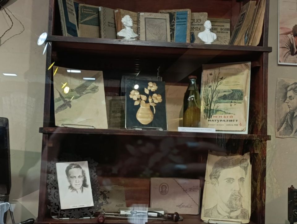 Обучающиеся Михайловской школы им. А.И. Малена совместно с обучающимися Чапаевского УВК им. В. А. Трушина посетили музей «Молодая Гвардия» в городе Краснодон Обучающиеся Михайловской школы им. А.И. Малена совместно с обучающимися Чапаевского УВК им. В. А. Трушина посетили музей «Молодая Гвардия» в городе Краснодон