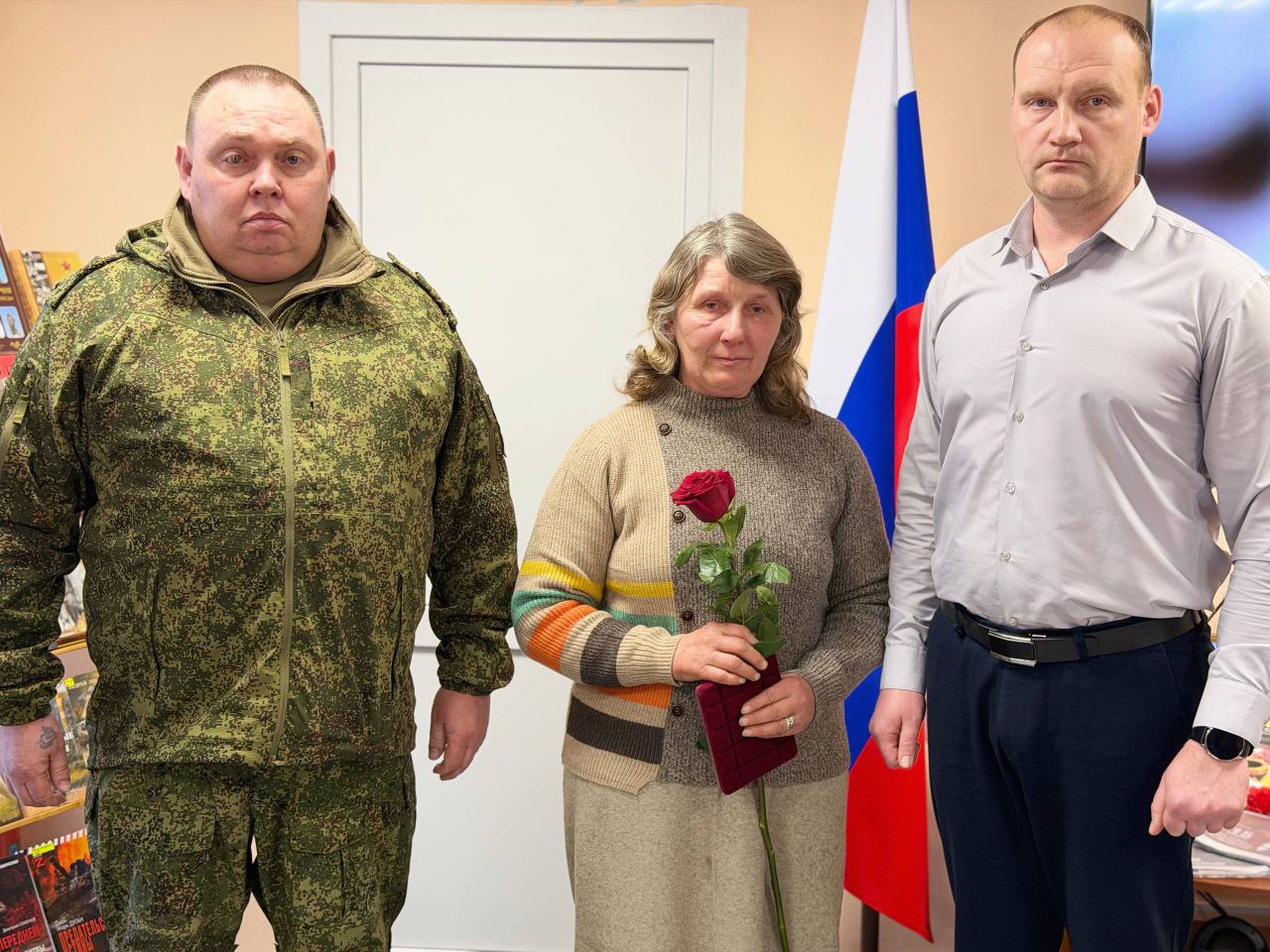 Сергей Колягин: Особую значимость Часу исторической памяти, проходившему в Централизованной библиотечной системе города Первомайска, придала церемония вручения государственных наград семьям героев, погибших в ходе... Сергей Колягин: Особую значимость Часу исторической памяти, проходившему в Централизованной библиотечной системе города Первомайска, придала церемония вручения государственных наград семьям героев, погибших в ходе...