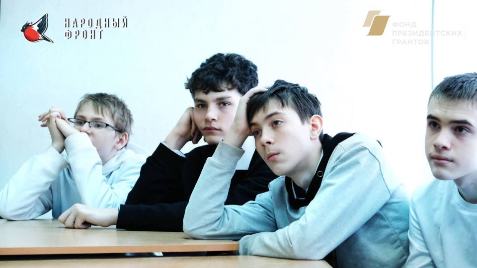 Команда Молодёжки НФ провела лекцию на тему «Антитеррор» в ГБОУ ЛНР «ЛСШ №6» Команда Молодёжки НФ провела лекцию на тему «Антитеррор» в ГБОУ ЛНР «ЛСШ №6»