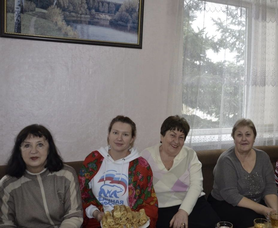 В Лутугинской центральной районной библиотеке состоялась душевная встреча, посвященная народному празднику Масленицы В Лутугинской центральной районной библиотеке состоялась душевная встреча, посвященная народному празднику Масленицы