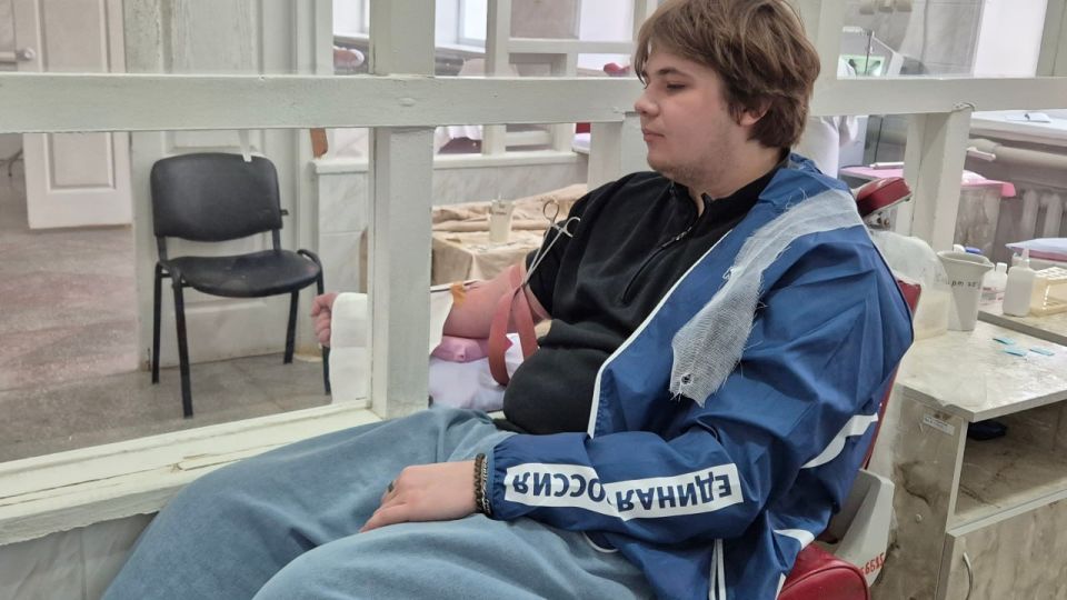 Стаханов присоединился к донорской акции «Zа наших» Стаханов присоединился к донорской акции «Zа наших»