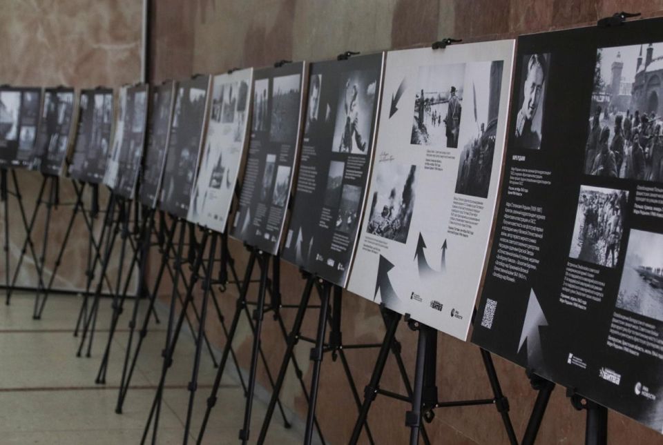 Фотовыставка «Отражение: 1941-1945» из архивов Совинформбюро и музея-заповедника «Сталинградская битва» открылась в Луганске Фотовыставка «Отражение: 1941-1945» из архивов Совинформбюро и музея-заповедника «Сталинградская битва» открылась в Луганске