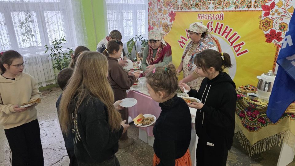 В пгт Новодарьевка прошло незабываемое театрализованное представление «Ай да, Масленица!» В пгт Новодарьевка прошло незабываемое театрализованное представление «Ай да, Масленица!»