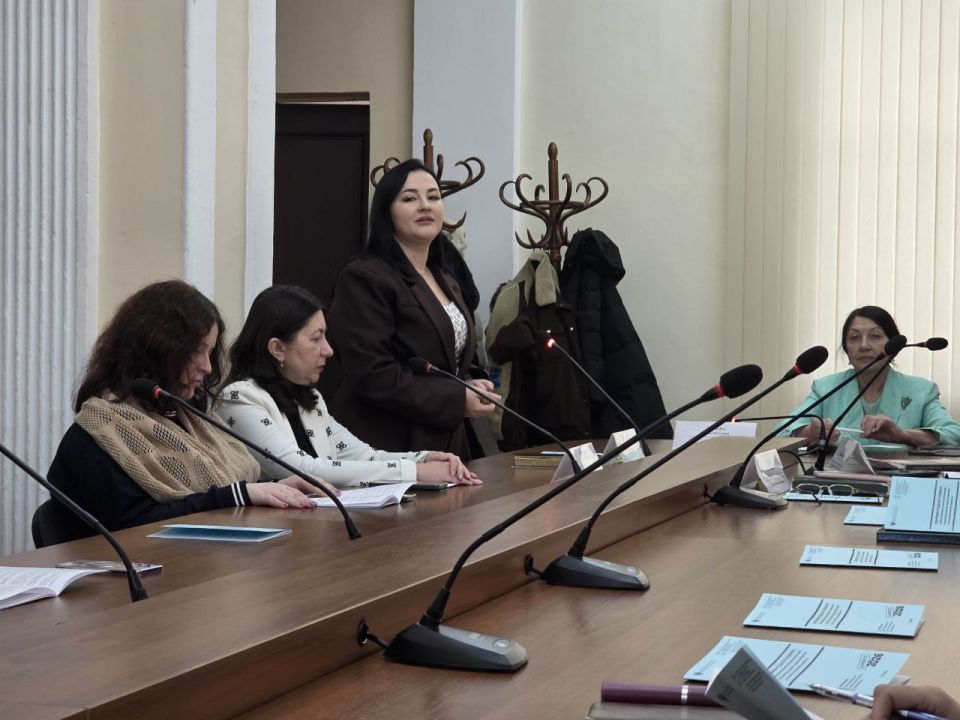 Ольга Бас: В преддверии Международного дня родного языка в Луганской академии культуры и искусств имени Михаила Матусовского прошла третья научно-практическая конференция «Феномен родного языка» Ольга Бас: В преддверии Международного дня родного языка в Луганской академии культуры и искусств имени Михаила Матусовского прошла третья научно-практическая конференция «Феномен родного языка»
