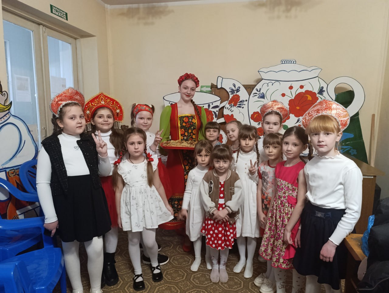 В клубе поселка Краснодон активисты первичных отделений Партии «Единая Россия» организовали яркое мероприятие «Широкая Масленица» В клубе поселка Краснодон активисты первичных отделений Партии «Единая Россия» организовали яркое мероприятие «Широкая Масленица»