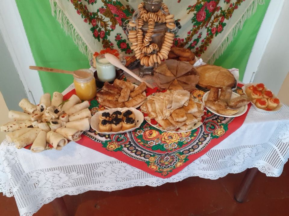 Масленица пришла!. И принесла нам весну, счастье и добро! Масленица пришла!. И принесла нам весну, счастье и добро!