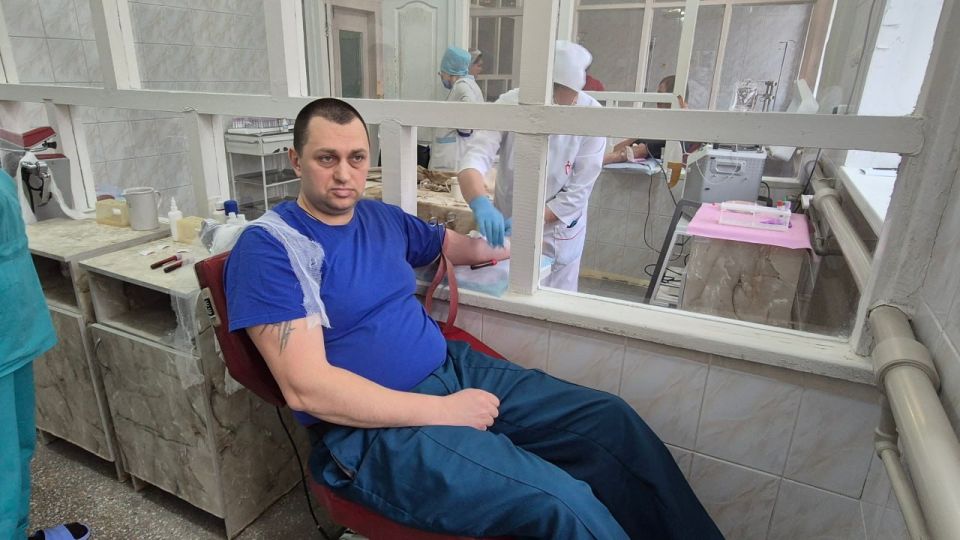 Стаханов присоединился к донорской акции «Zа наших» Стаханов присоединился к донорской акции «Zа наших»
